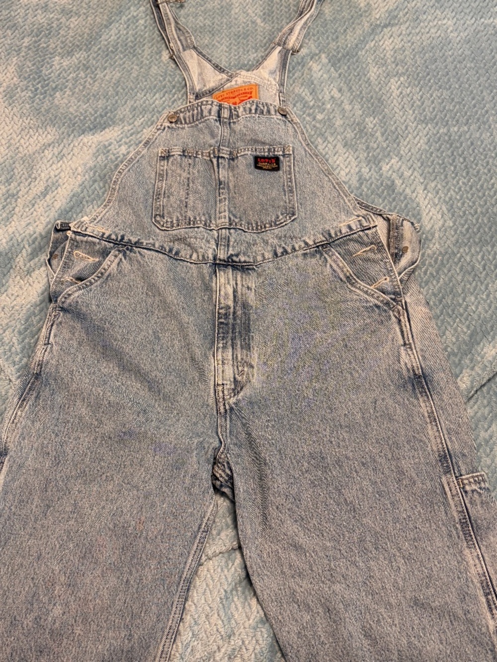 Levi’s overalls size Medium